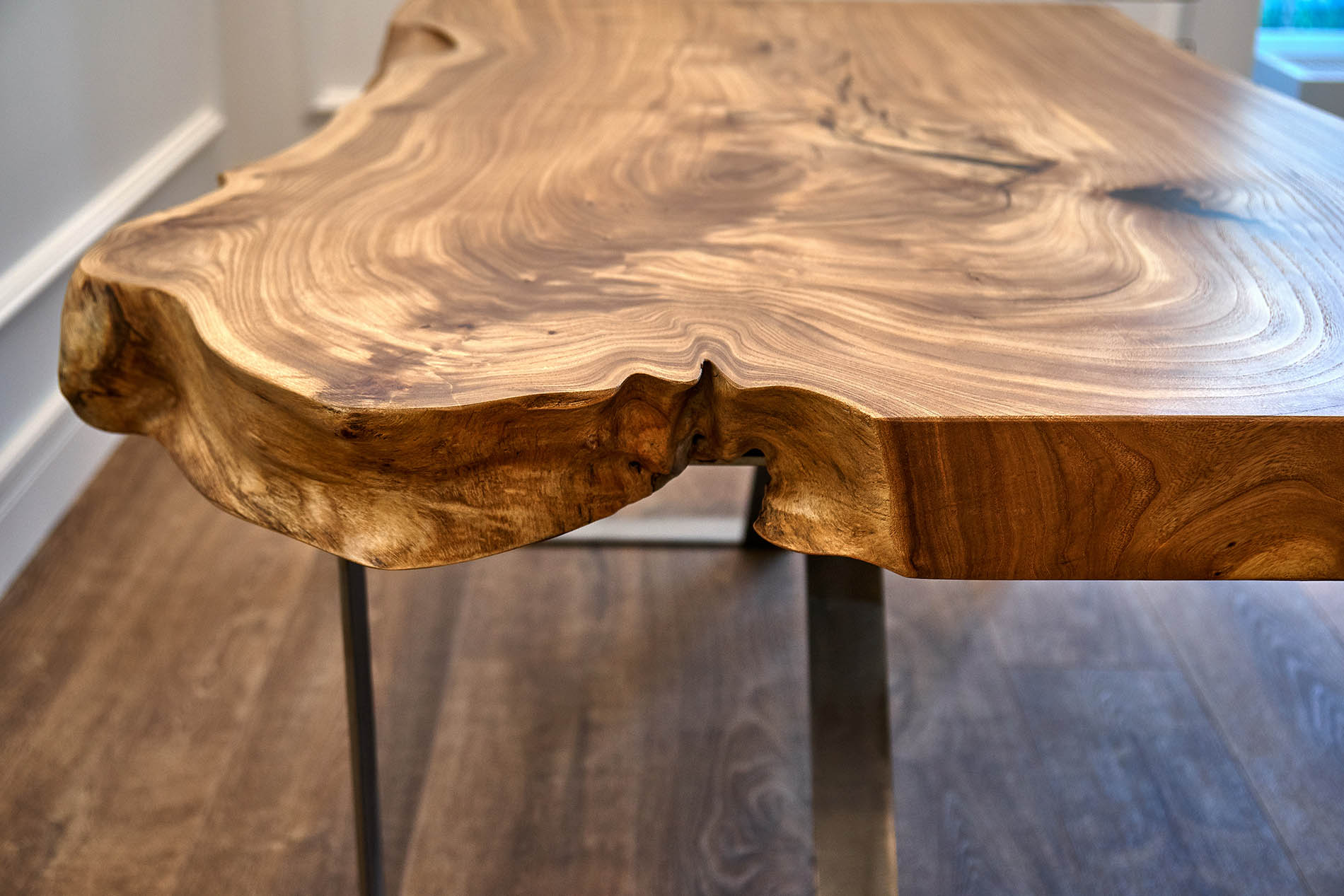 hochwertiger Naturholz Tisch